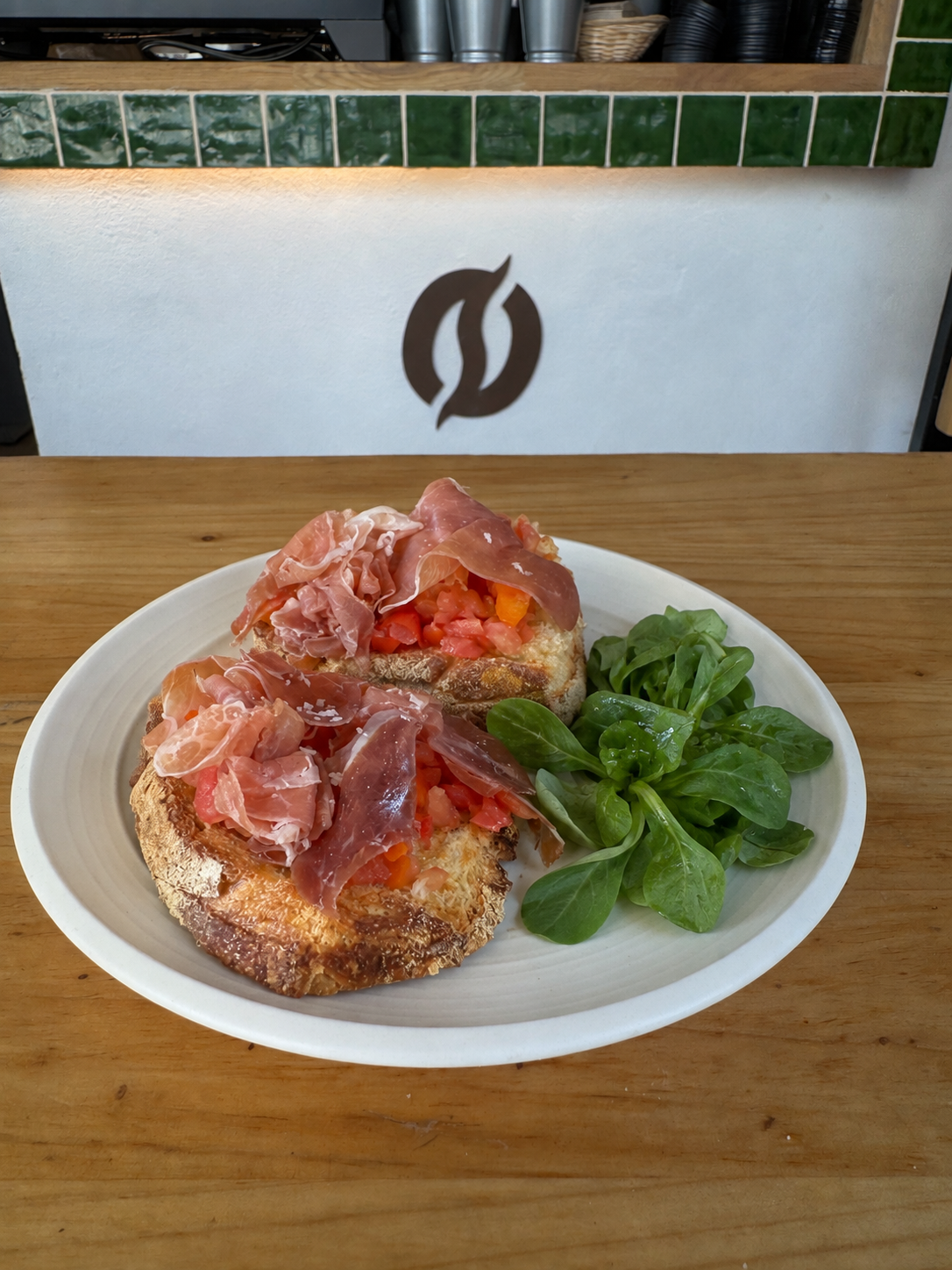Tostada con Tomate y Jamón Ibérico